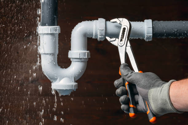 Professional Plumbing technician working in Indian Lake Estates, FL